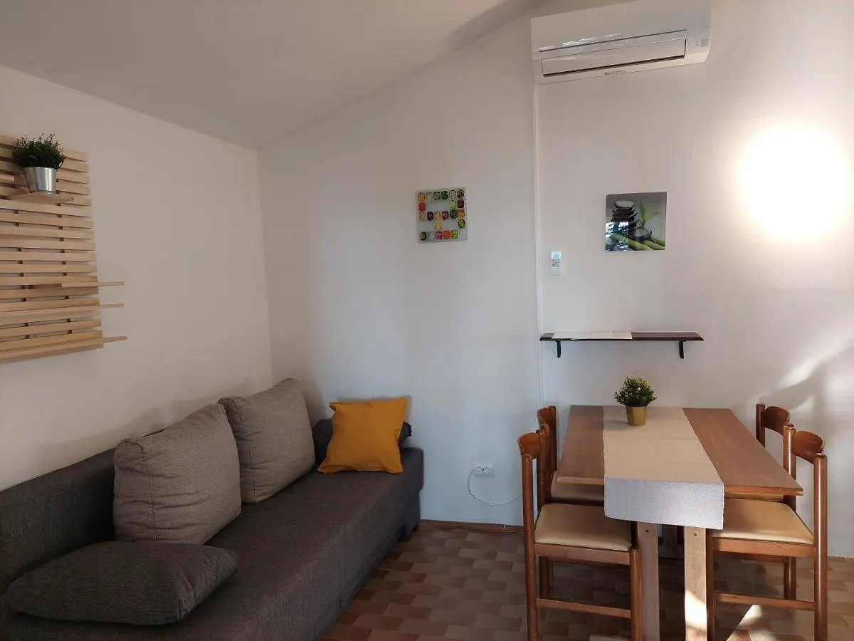 Gavza Joy Villa Cres 0*,  Croatia